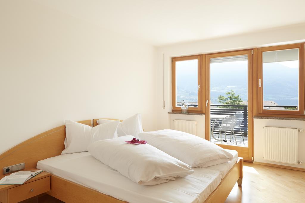 Residence Ladurn Dorf Tirol Zimmer foto